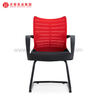 Chaises de bureau tapissées par chaise de conférence de bureau de maille rouge moderne avec le cadre noir
