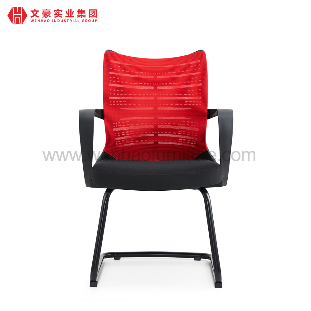 Chaises de bureau tapissées par chaise de conférence de bureau de maille rouge moderne avec le cadre noir