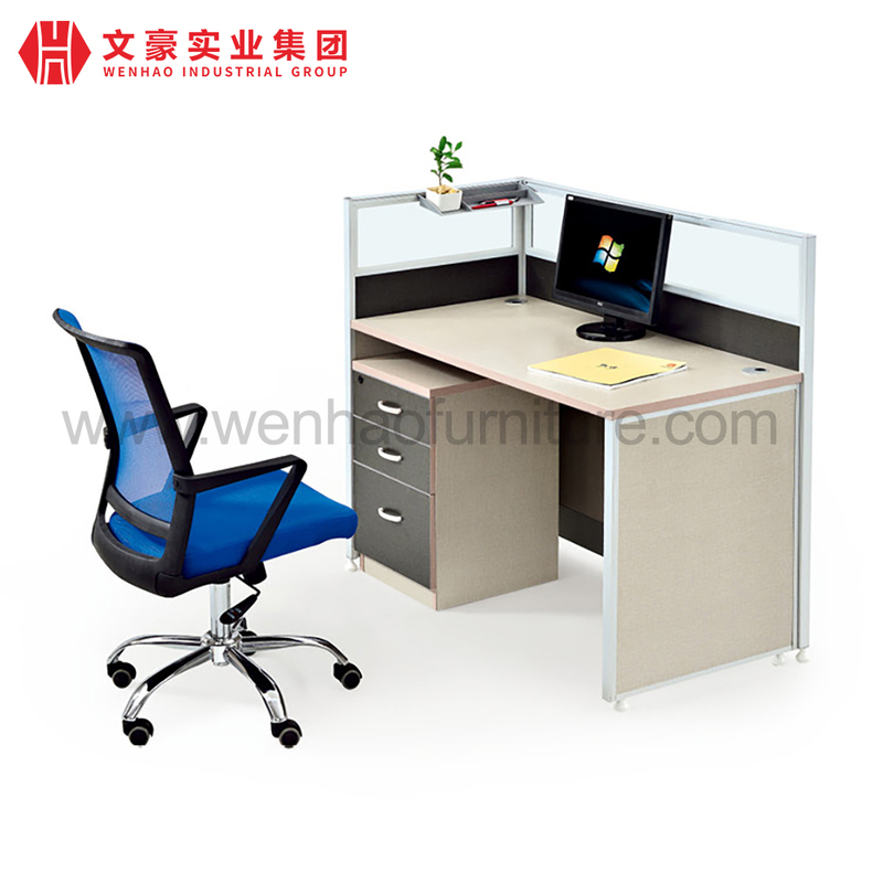 Le poste de travail moderne de bureau de cellule de combinaison divise le poste de travail ouvert modulaire de bureau
