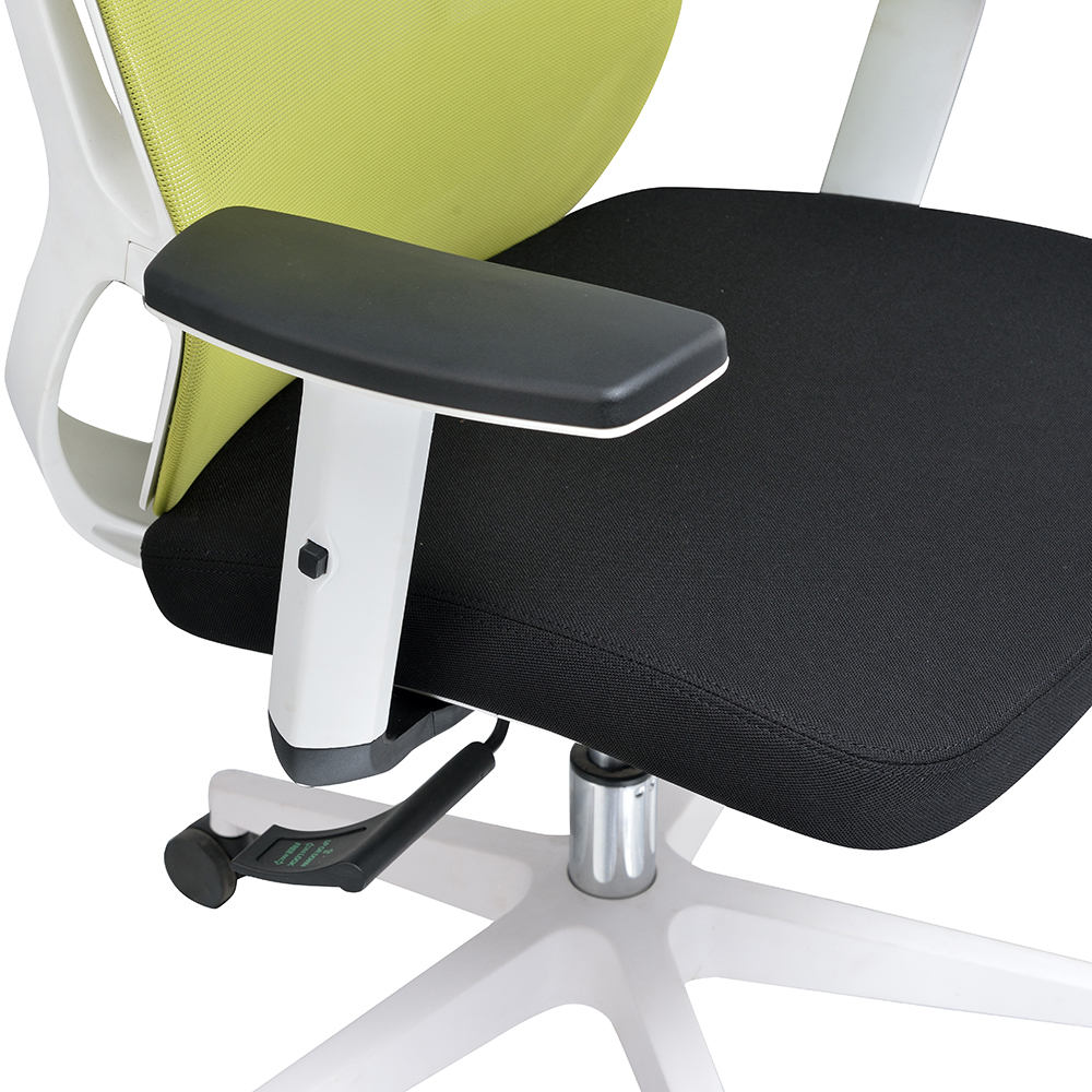 bureau avec chaise pivotante