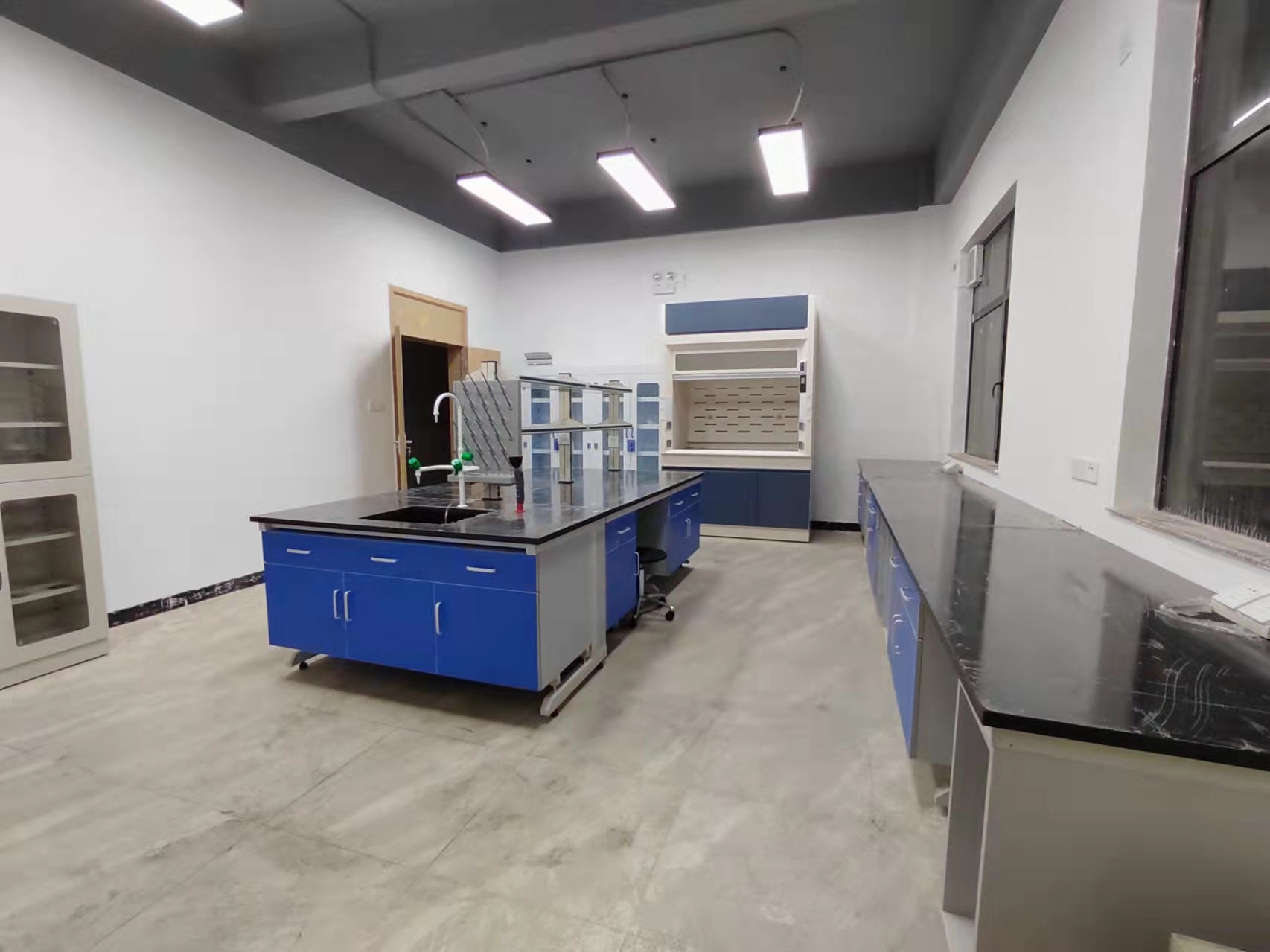 Meubles de laboratoire