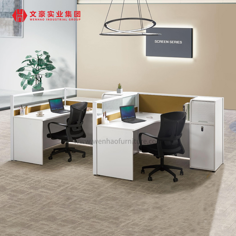 Bureau pour 4 personnes, poste de travail moderne, postes de travail cubiques, bureau du personnel personnalisé