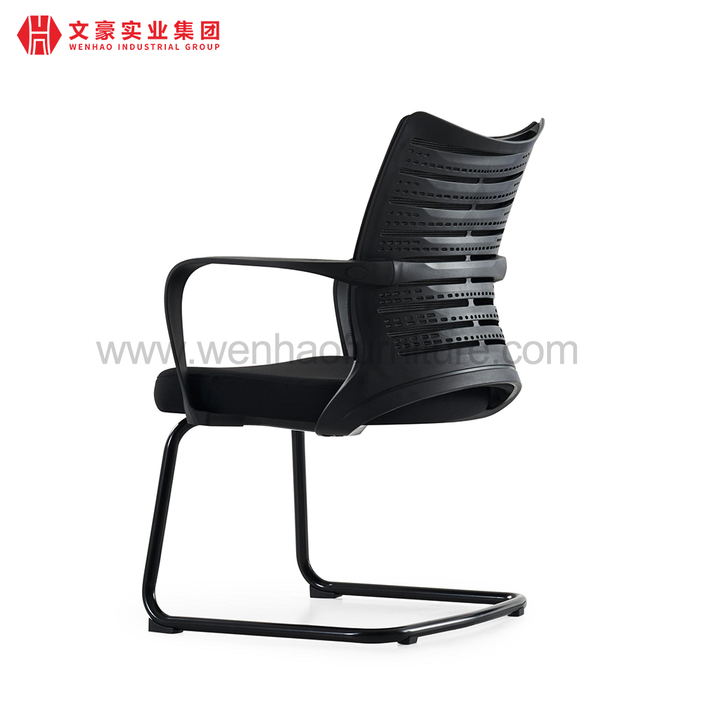 Chaises de bureau tapissées par chaise de conférence de bureau en maille noire moderne avec accoudoirs