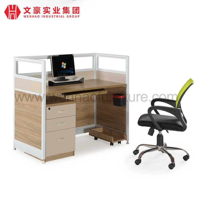 Bureau avec écrans de travail Bureau pour gestionnaire de poste de travail