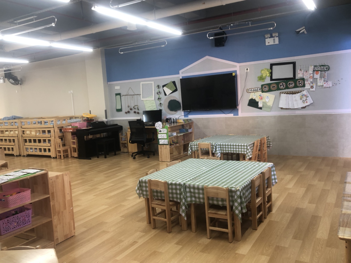 Bureau de bois