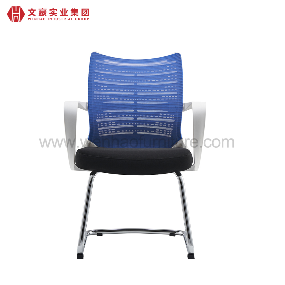 Chaise de conférence de bureau en maille bleue moderne, chaises de bureau rembourrées avec cadre blanc