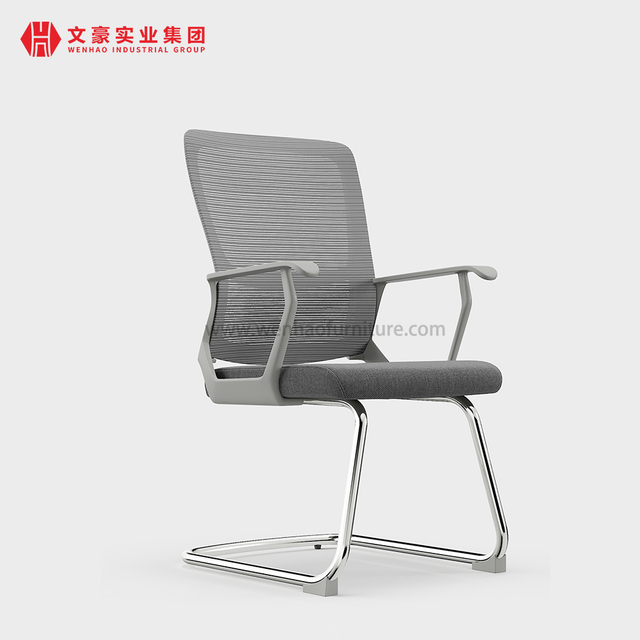 Chaises de conférence en acier de bureau de luxe de pp avec la chaise ergonomique de maille d'accoudoir