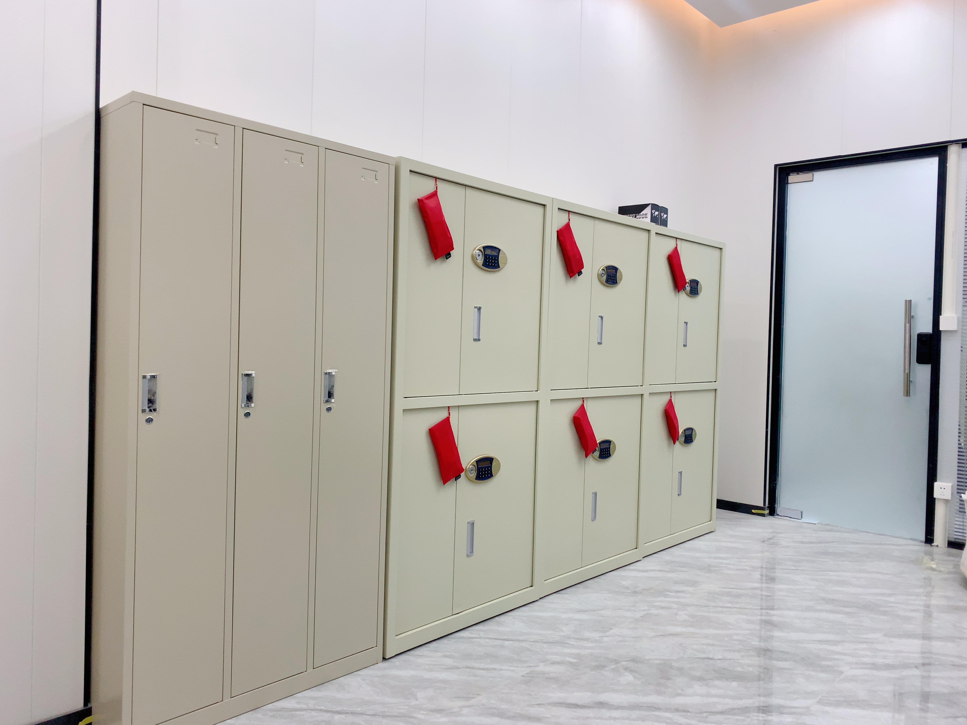 Armoire en acier