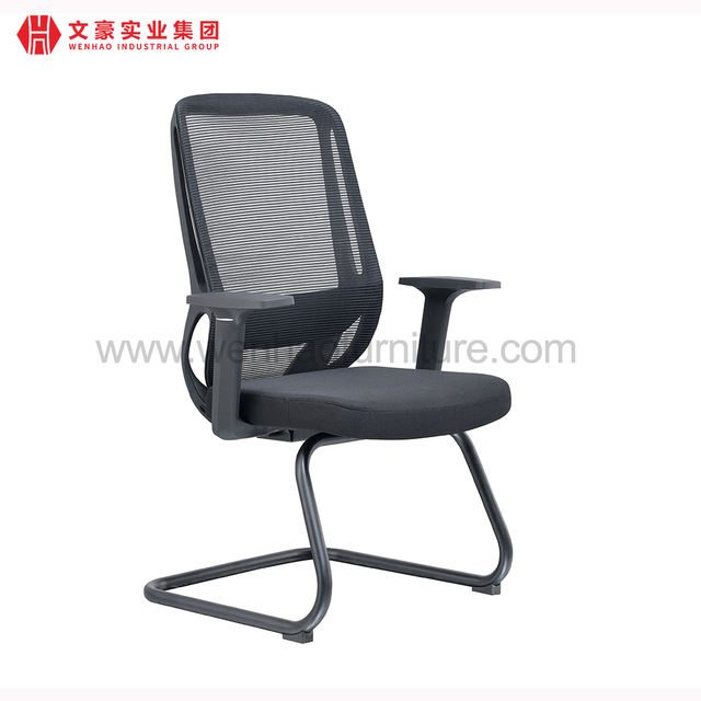Chaises de bureau tapissées par chaise de conférence en maille noire moderne avec accoudoirs
