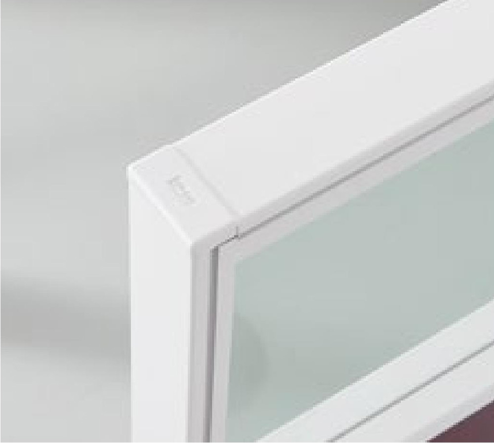 bureau d'ordinateur avec rangement
