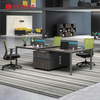 Conception de bureau personnalisée avec cloison en verre mobile temporaire et configuration flexible du poste de travail