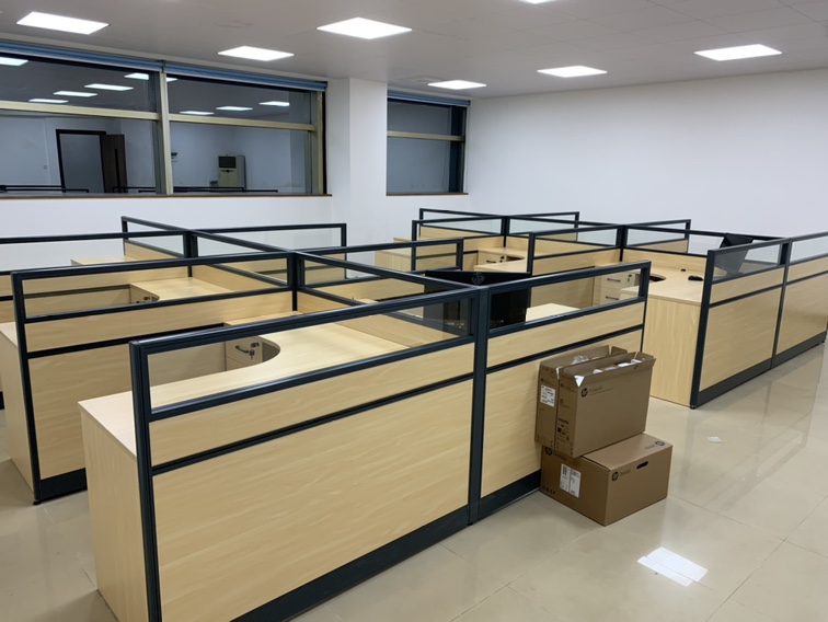Usine de bureaux et de chaises en Chine