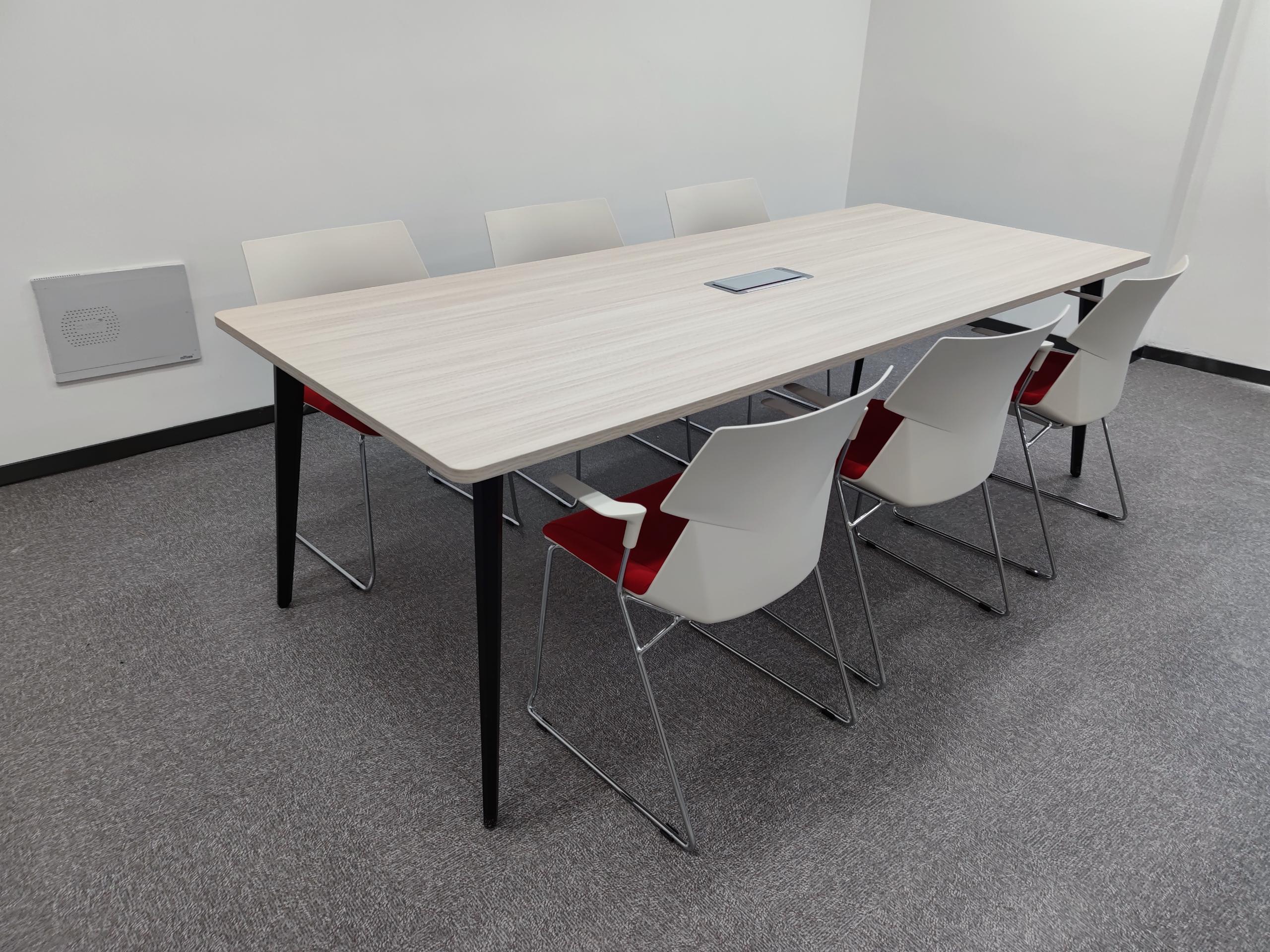 Table de conférence